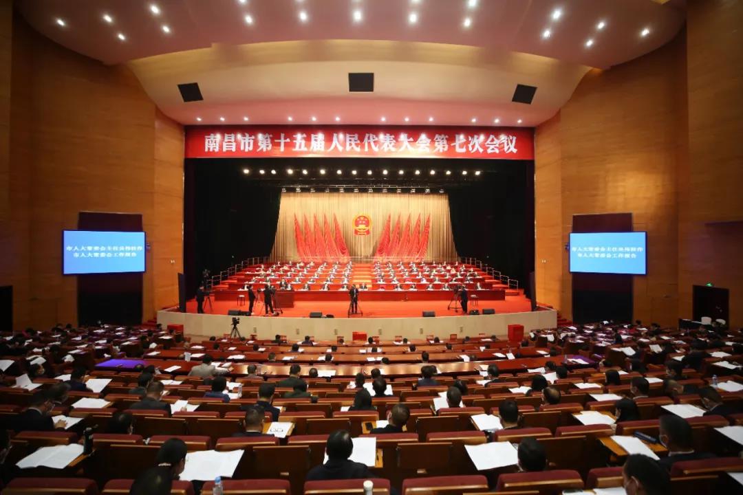 市十五屆人大七次會議舉行第二次全體會議 吳曉軍萬廣明等出席 吳偉柱作市人大常委會工作報告